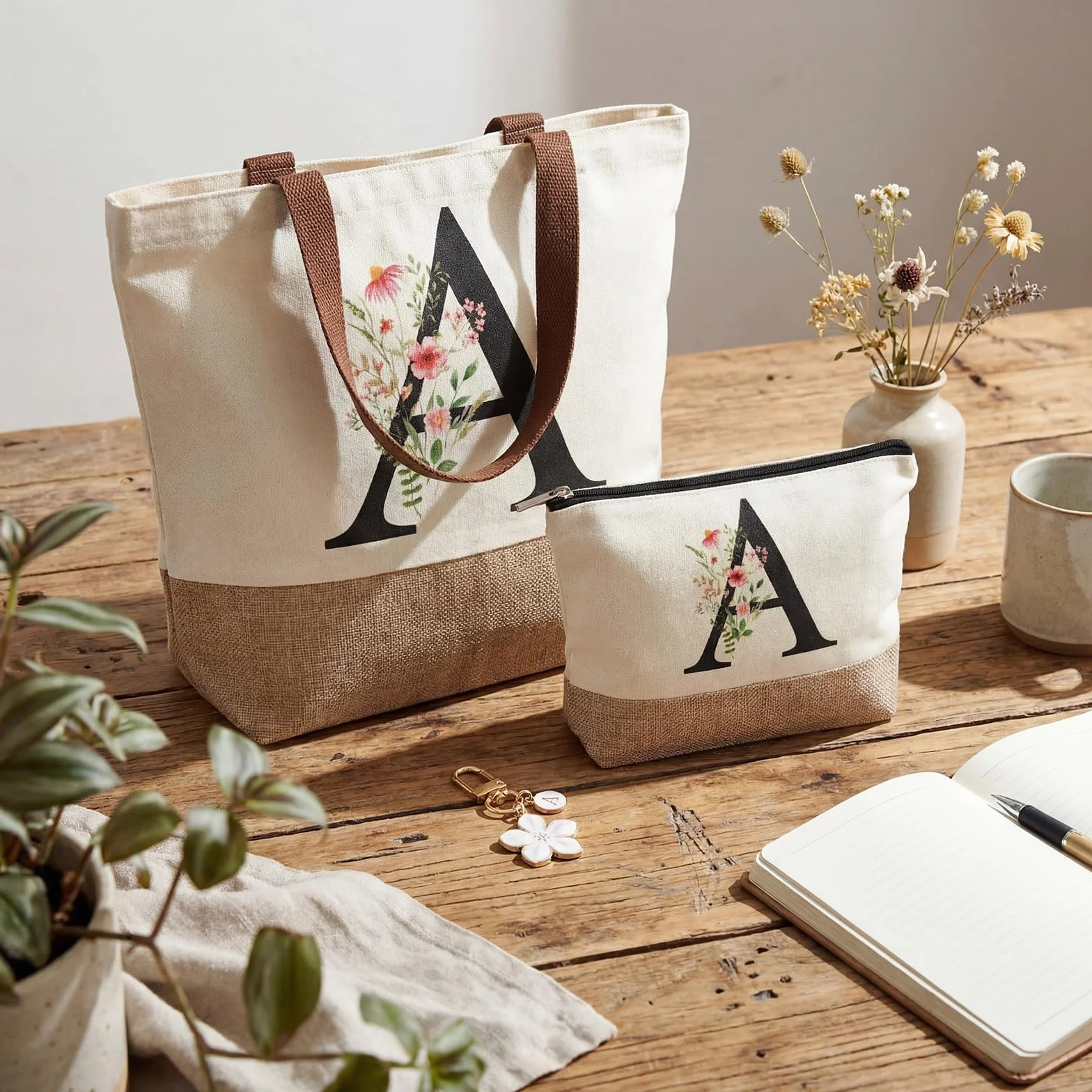 Hestya Set de 3 Cadeaux pour Femme Sac Fourre-Tout Personnalisé Initiale Trousse Maquillage Porte-Clés Lettre (Beige)