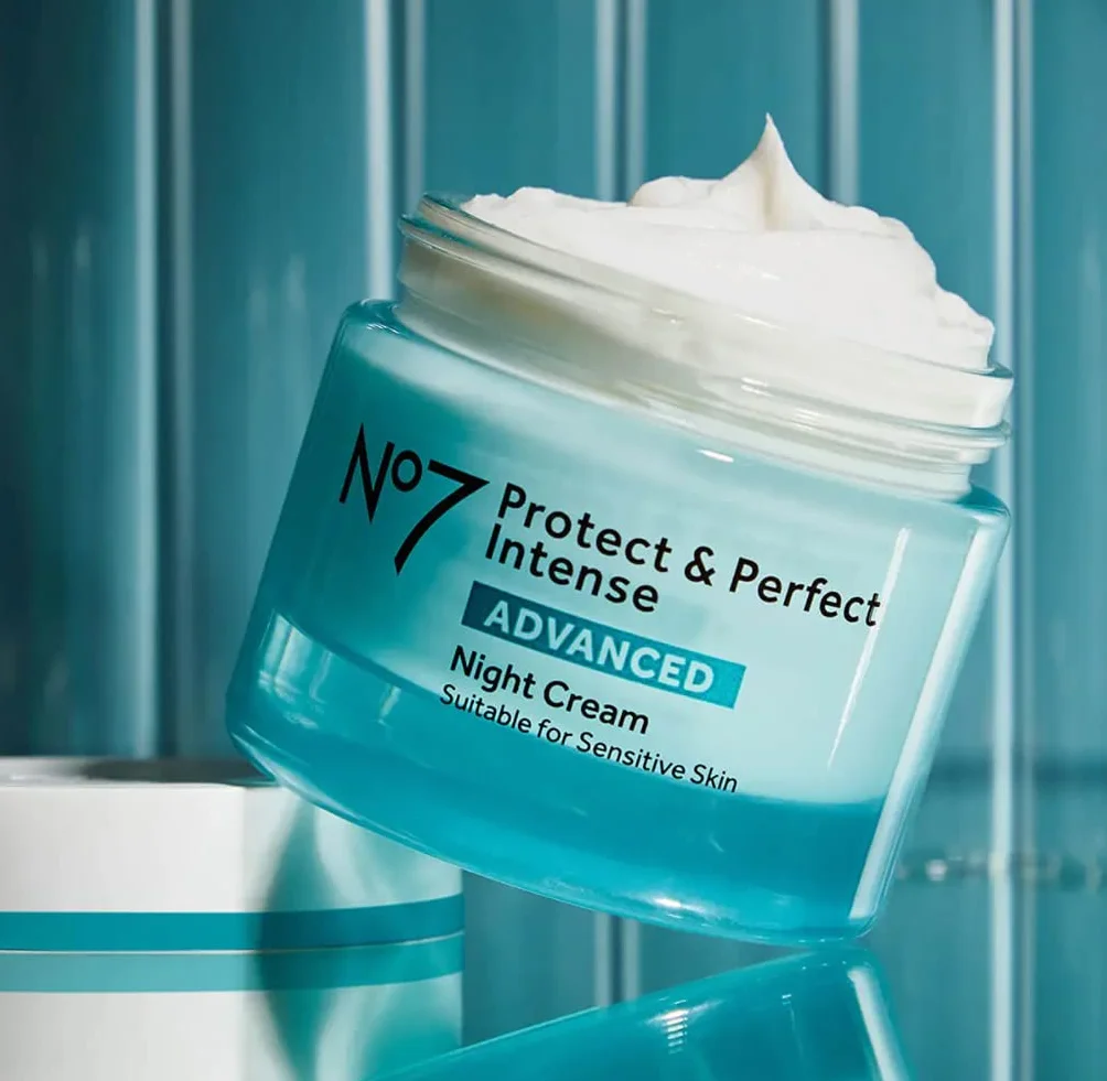 No7 Protect & Perfect Lot de 2 crèmes de jour et de nuit 50 ml
