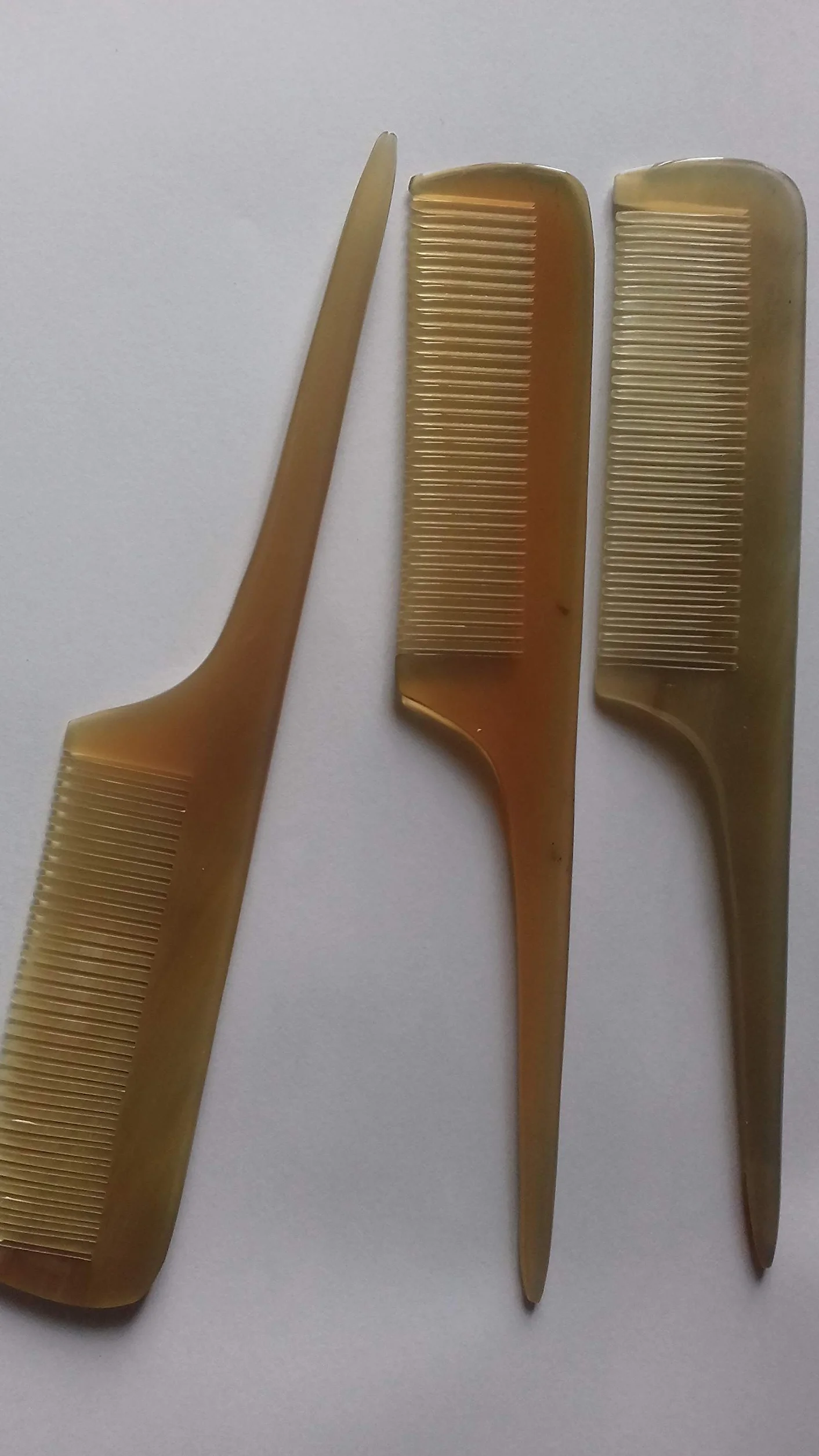 Peigne Queue de Rat en Corne Naturelle – 19 cm