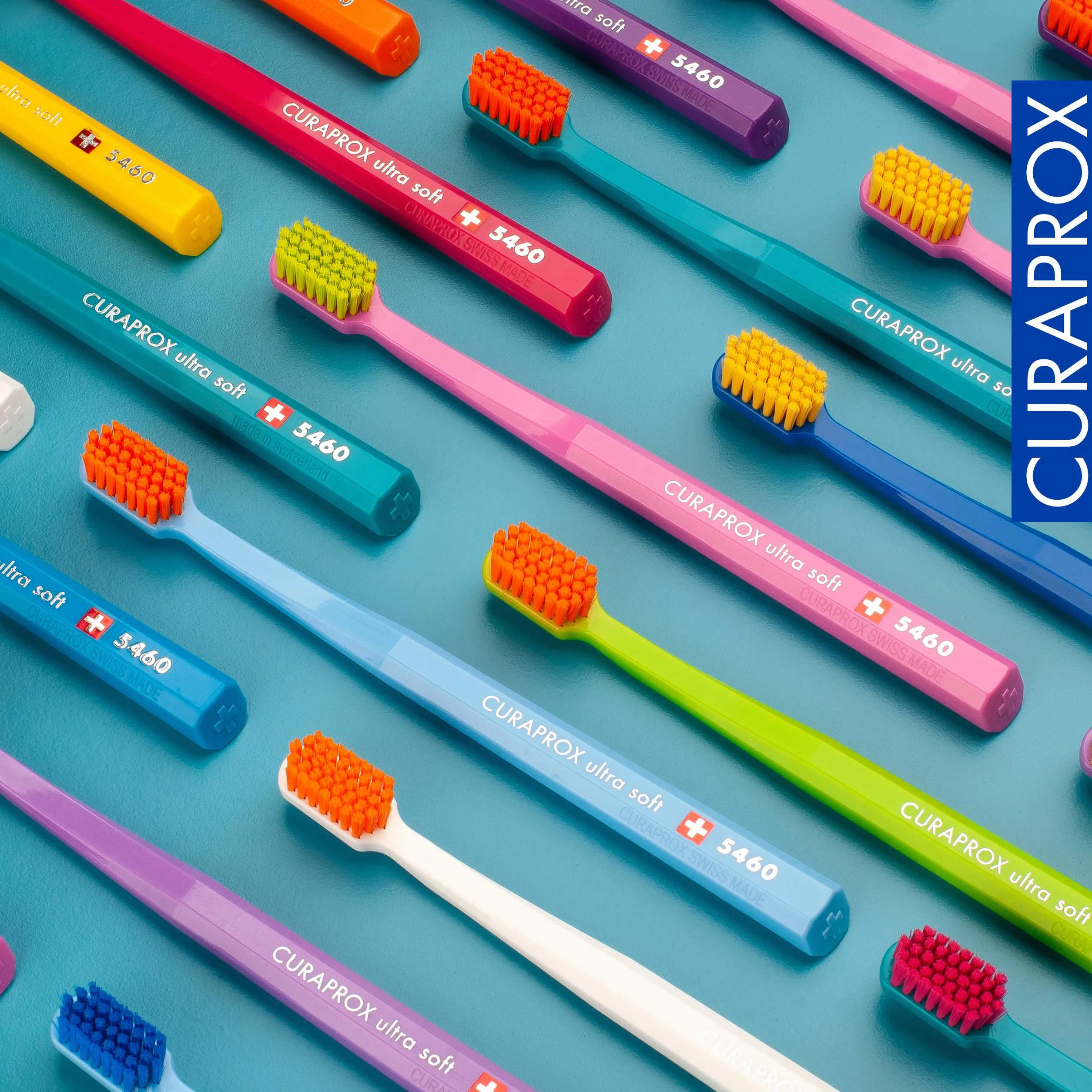 Curaprox CS 5460 Brosse à dents Ultra-Douce Soin des Gencives Poils Curen Ultra Doux Fabriqué en Suisse