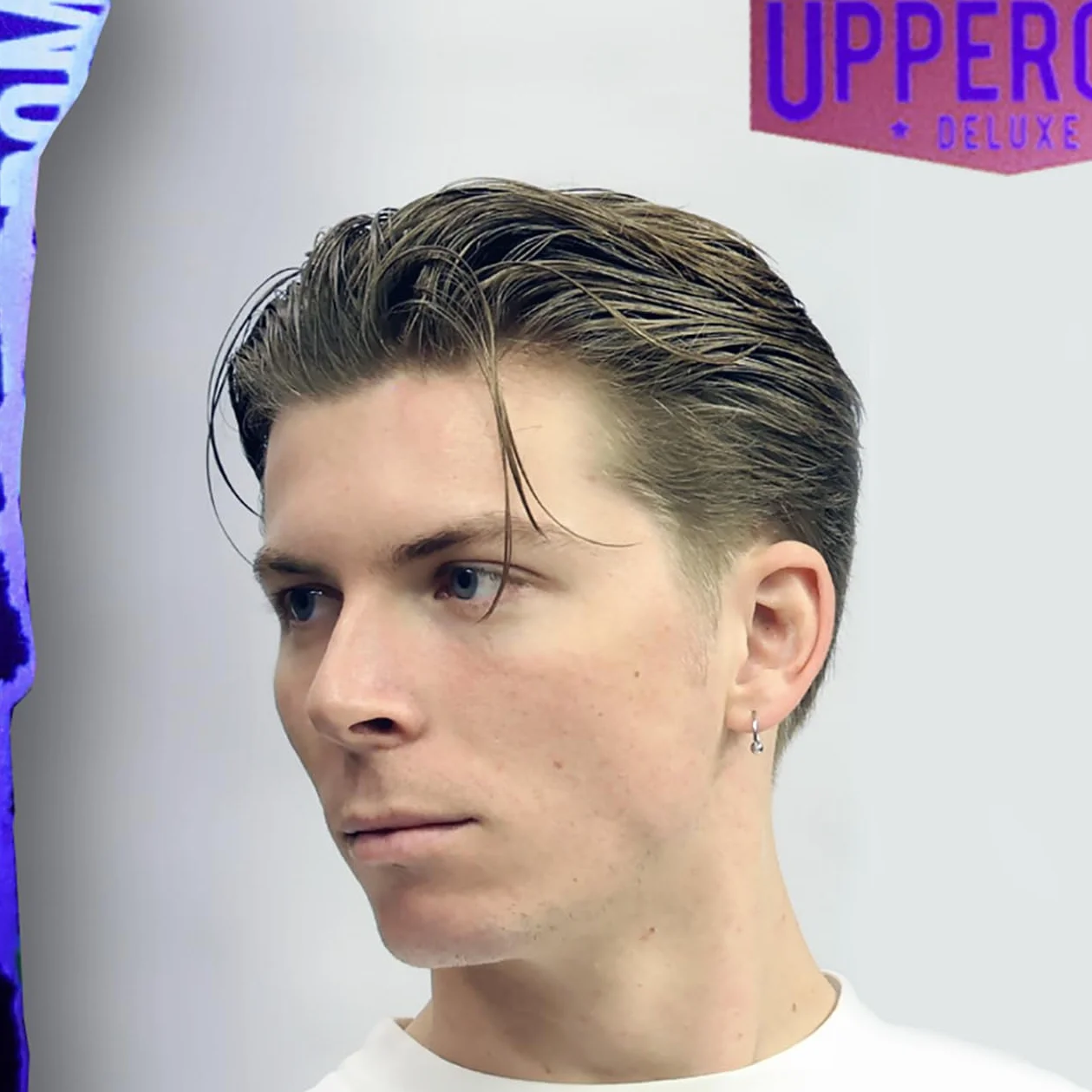 Uppercut Deluxe Pommade mate - Pommade capillaire exclusive Blacklight 100 g, parfum Highland avec finition mate et dégradé orange. Boîte cadeau, coiffure longue durée pour homme.
