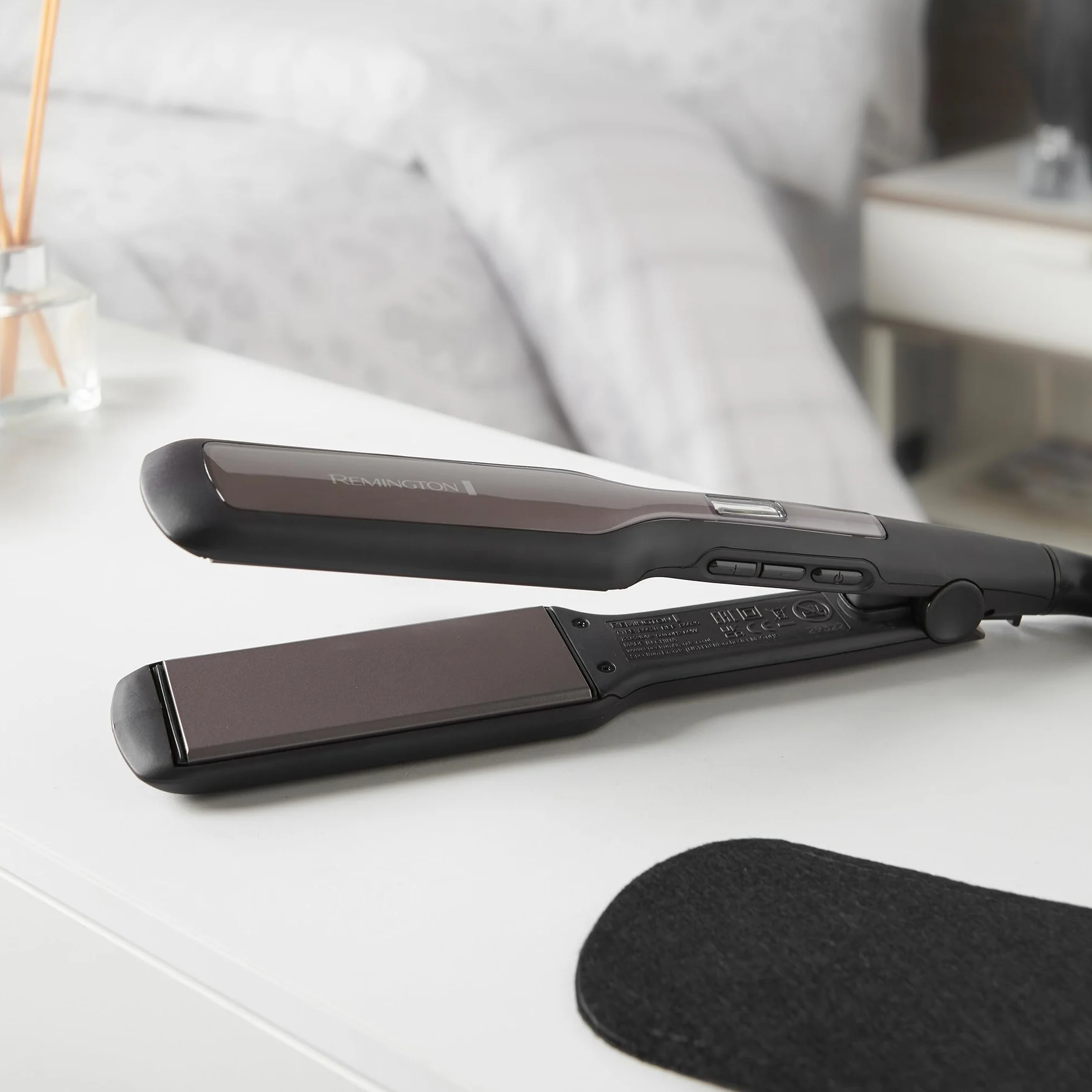 Remington Fer à Lisser Pro-Ceramic Extra Plaques Larges 45mm Spécial Cheveux Épais Frisés Bouclés Longs 150-230°C S5525