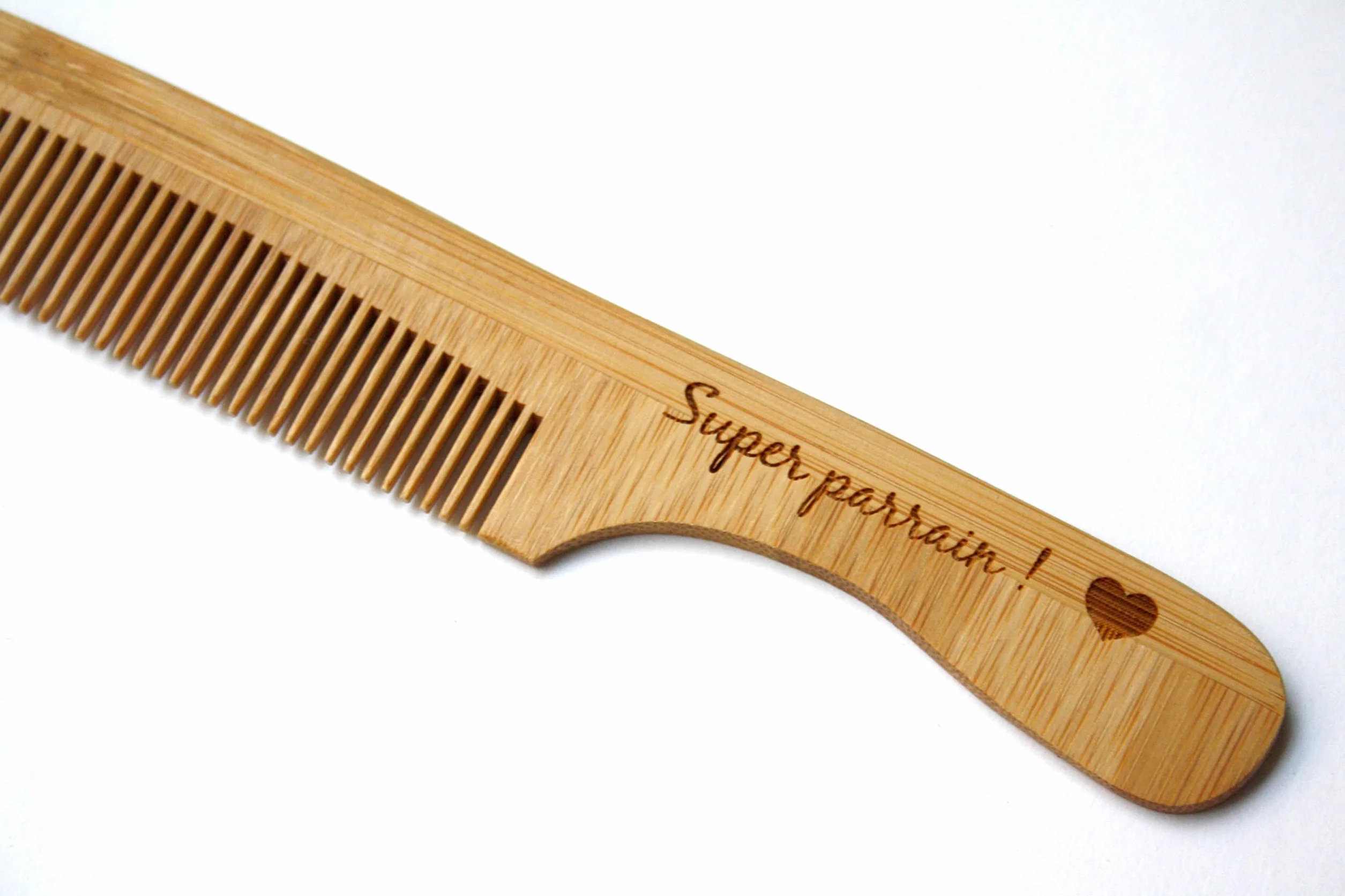 Peigne personnalisé en bambou avec gravure texte