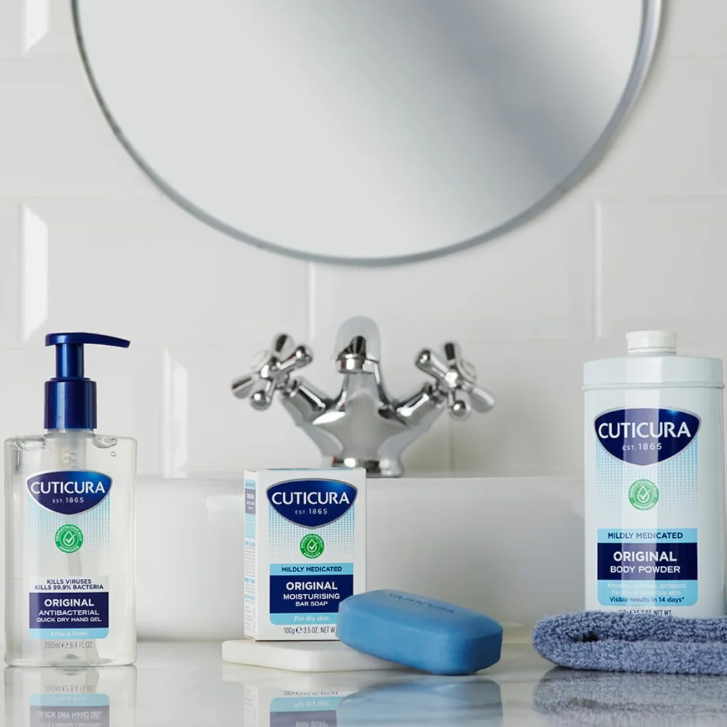 CUTICURA Poudre corporelle légèrement médicamenteuse 250 g hygiène personnelle contrôle sueur prévention frottements soulagement