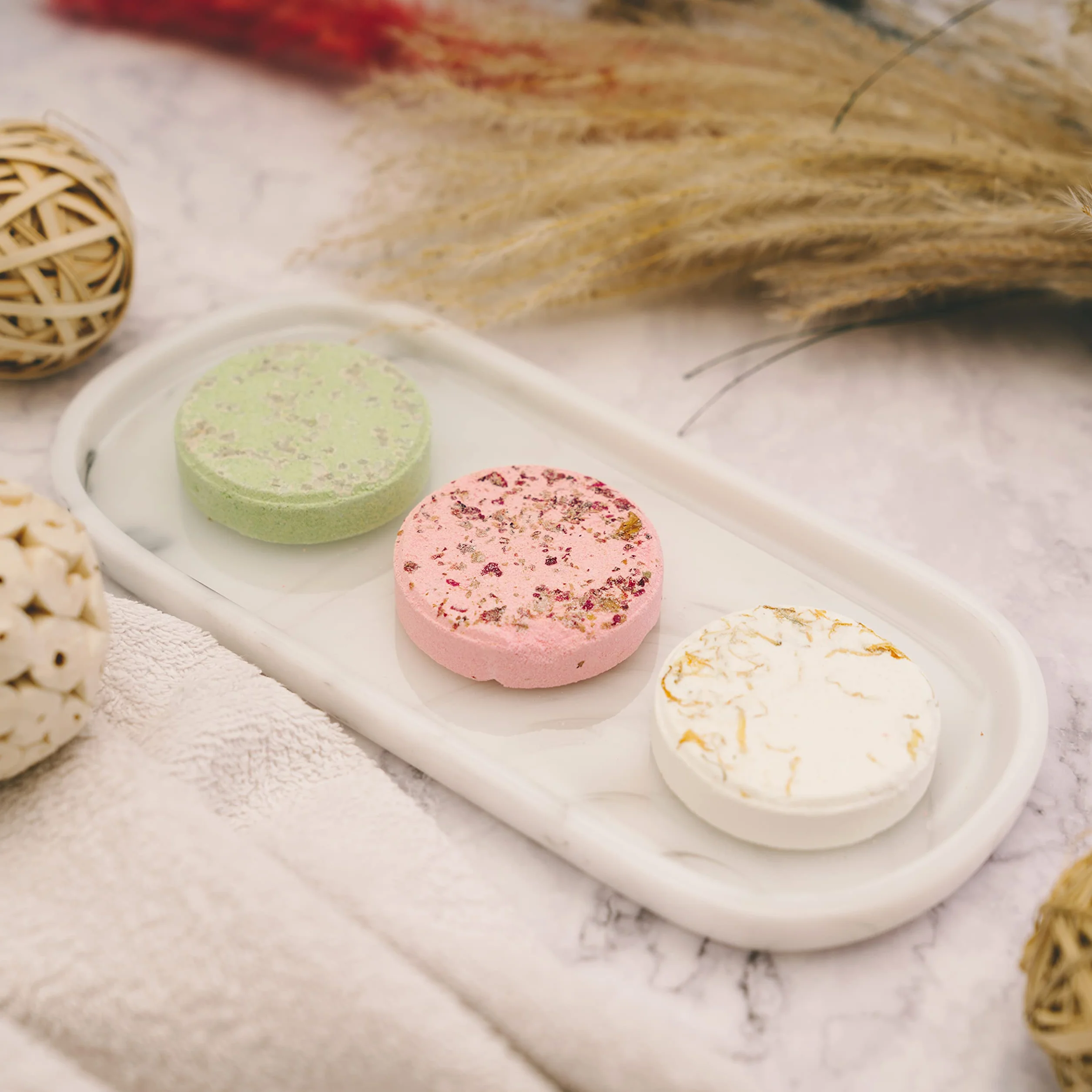 CalmGrace Ensemble de bombes de bain à vapeur, tablettes d'aromathérapie, set de 9 bombes de bain | Boules de bain pour femmes en cadeau pour Noël | Ensemble de diffuseur de vapeur pour la douche avec