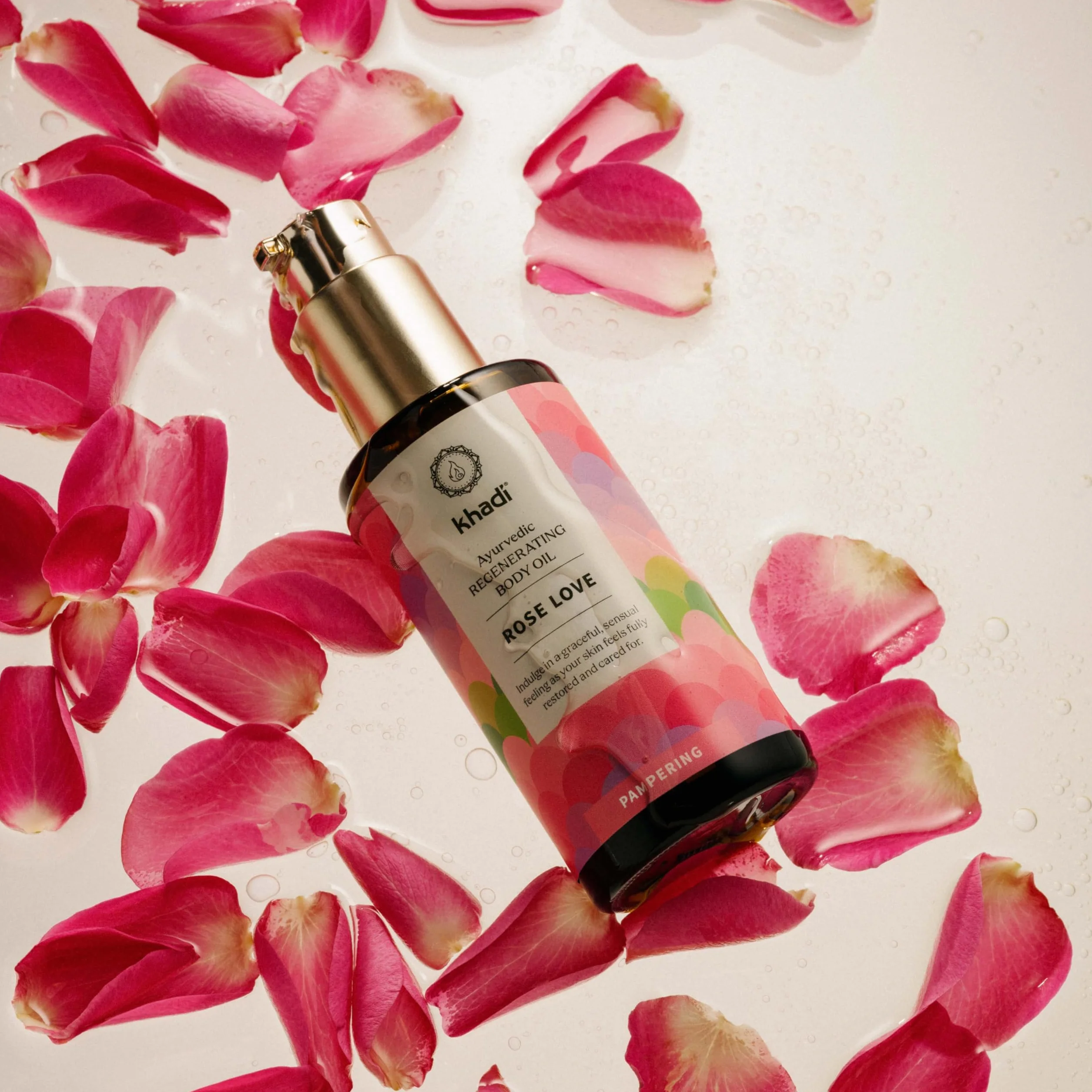 khadi ROSE LOVE Huile de corps Élixir Ayurvédique - Huile de beauté luxueuse - nourrissante et régénérante - 100% végétale et naturelle - 100 ml