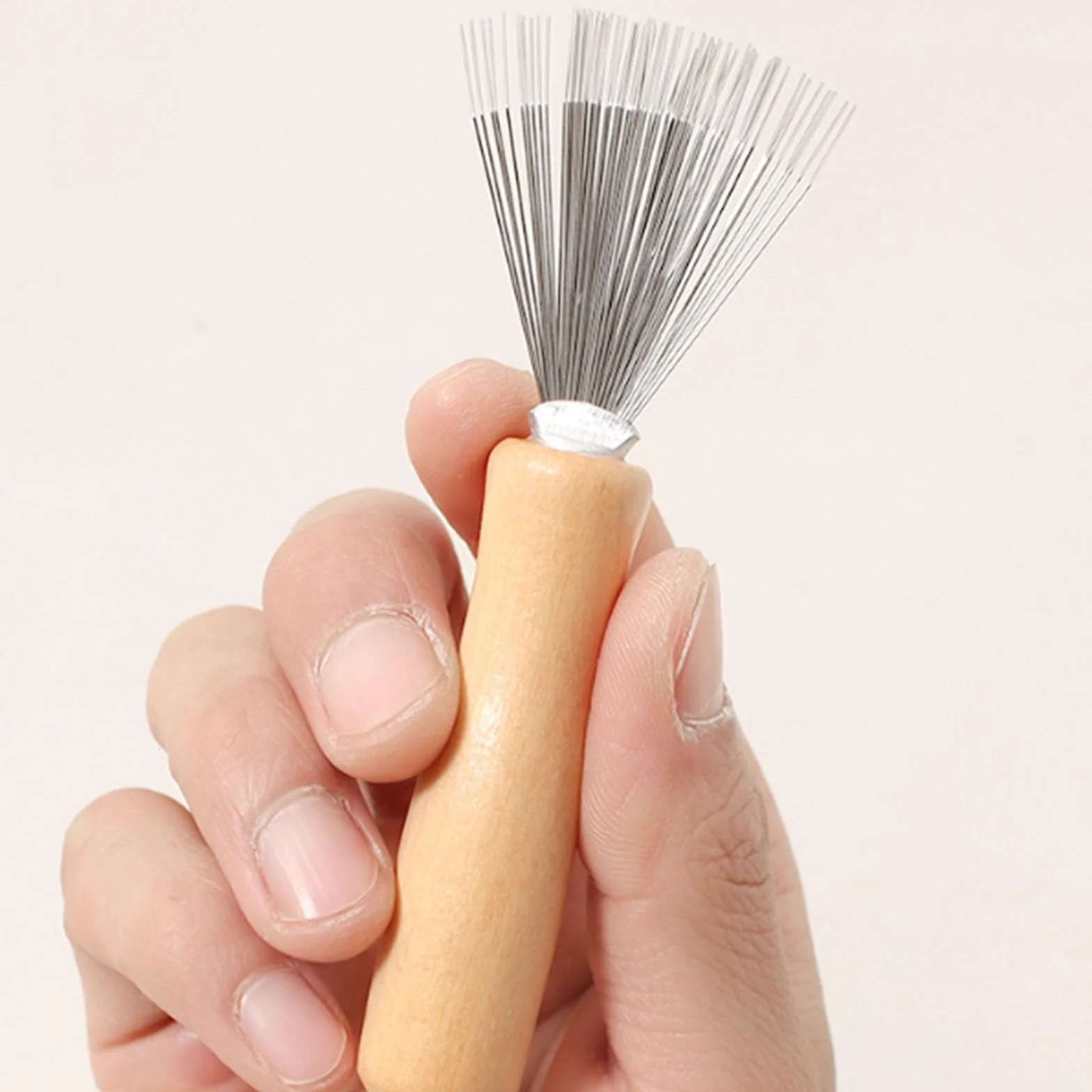 Nettoyant Poignée en Bois pour Peigne Brosse à Cheveux Portable Outil Nettoyage Brosses Peignes Tapis