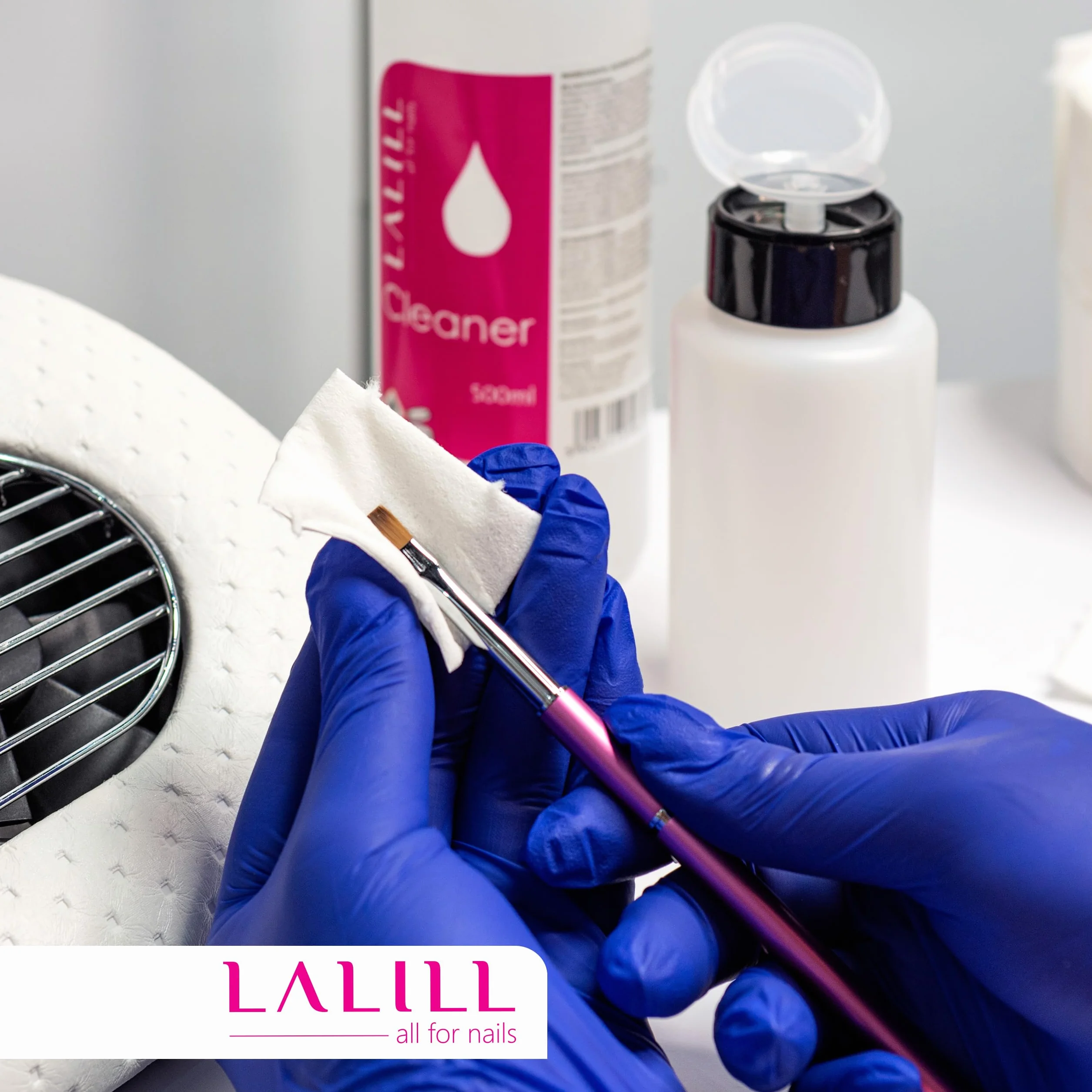 LALILL Cleaner Ongles Dégraissant 500ml Kit - Nettoyant pour Ongles avec Flacon Pompe 200ml, 500 Pads et Brosse
