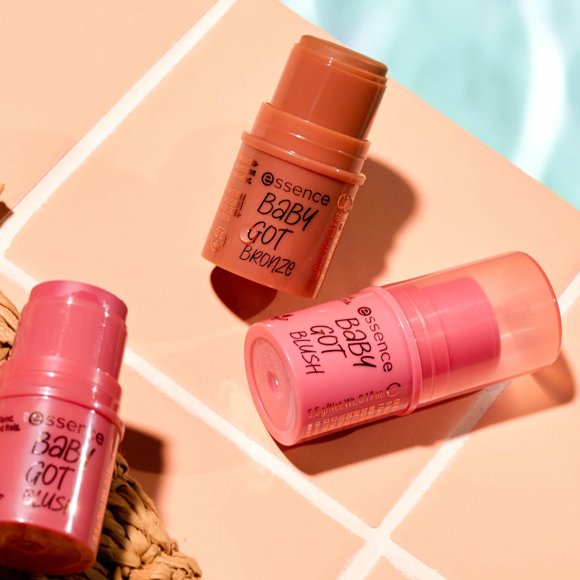 Essence Baby Got Bronze Bronzing Stick Naturalny 5.5g