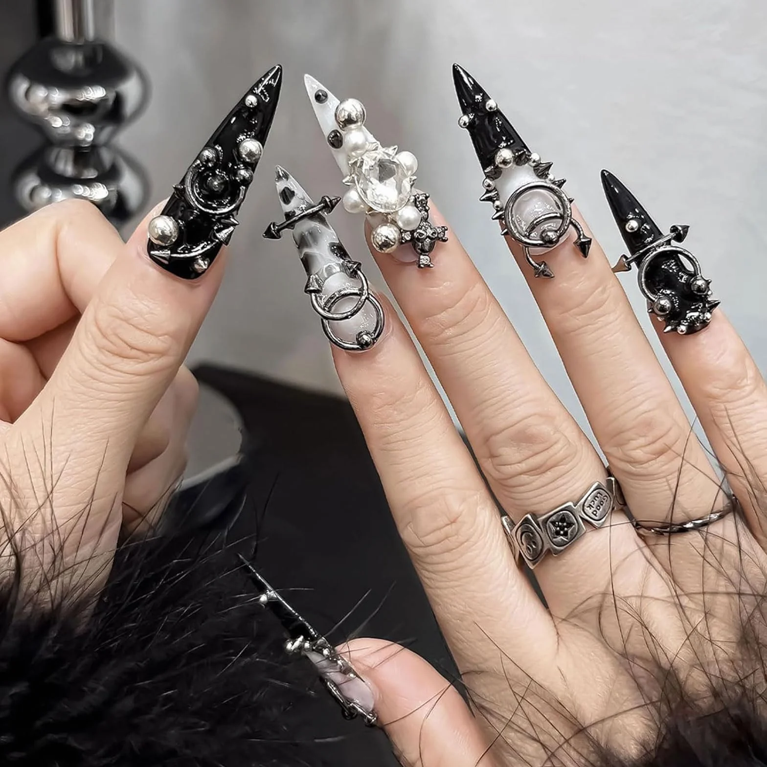 60 Pièces Rivets Métal Punk Charms Clous Alliage Manucure DIY Nail Art Accessoires